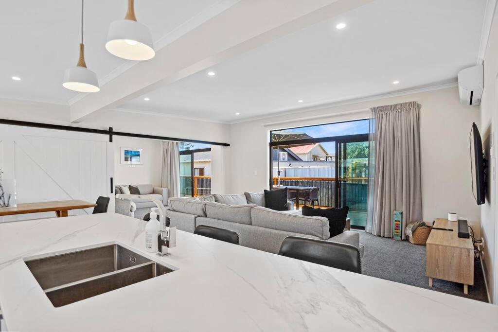 Vila Leisure On Leo Waihi Exteriér fotografie